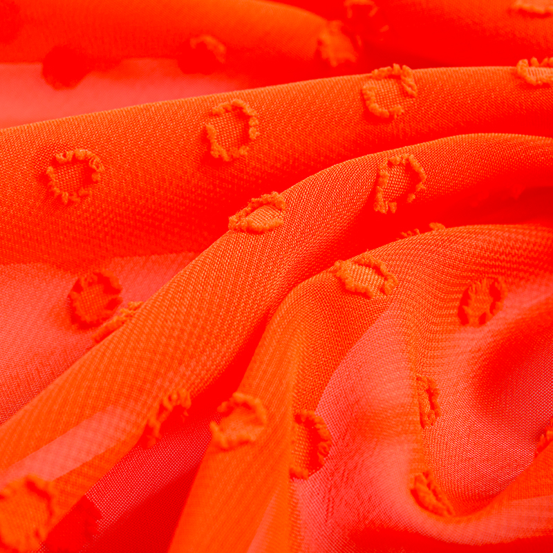 Long-staple wool fabric with a textured surface